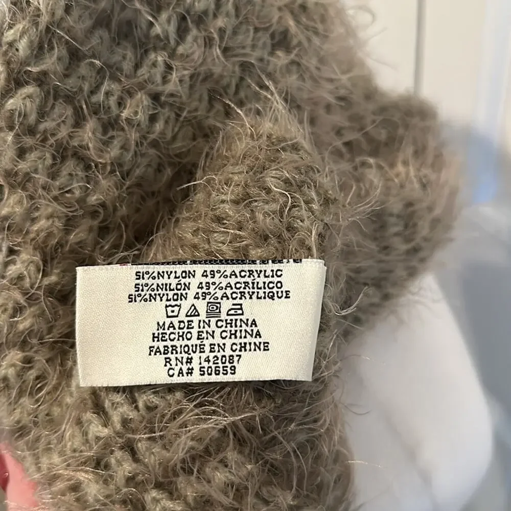 Simply Noelle‎ Fuzzy Knit Infinity Scarf NWOT